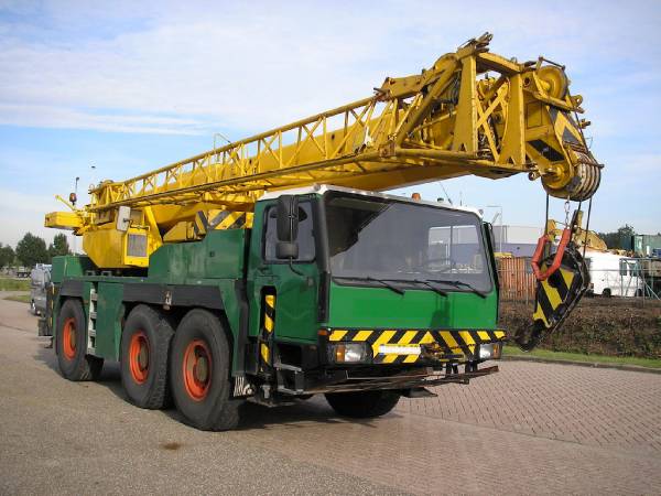 Liebherr LTM1040-1